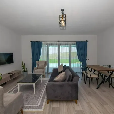 Merkezde Lueks Pamela 1 Villa