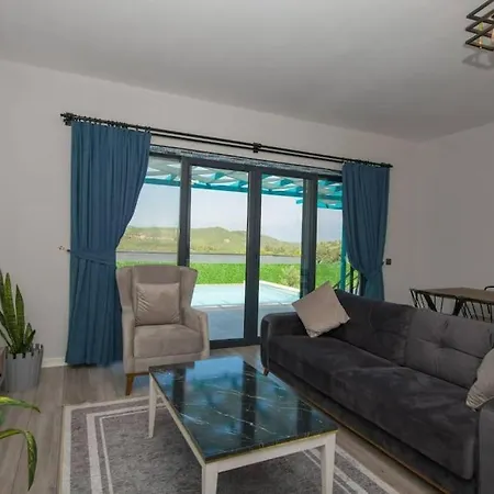 Villa Merkezde Lueks Pamela 1 *